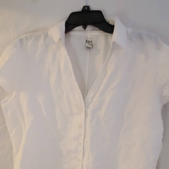 White button down Blouse. Large. By Bass - Picture 2 of 3